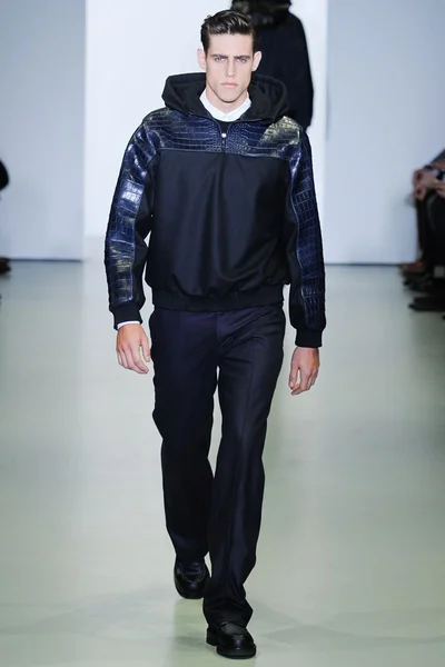 Look 3